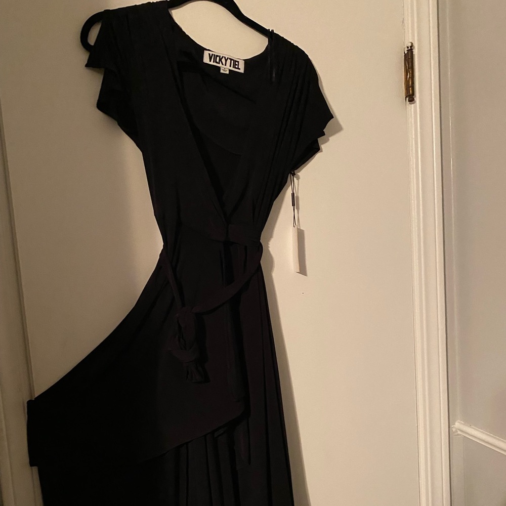 VICKYTIEL small black wrap dress with belt